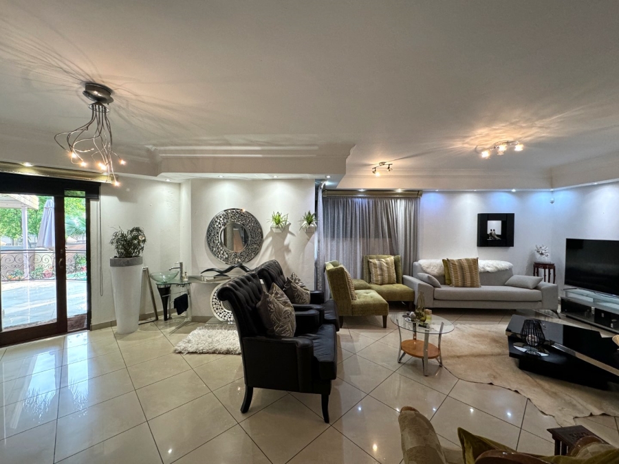 5 Bedroom Property for Sale in Birdwood Estate North West